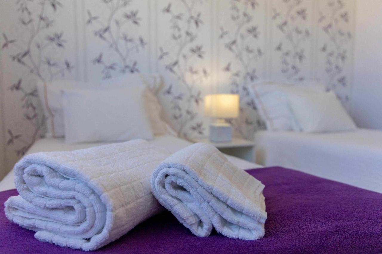 Violet House Your Place To Stay บีลาโนวาเดกายา ภายนอก รูปภาพ