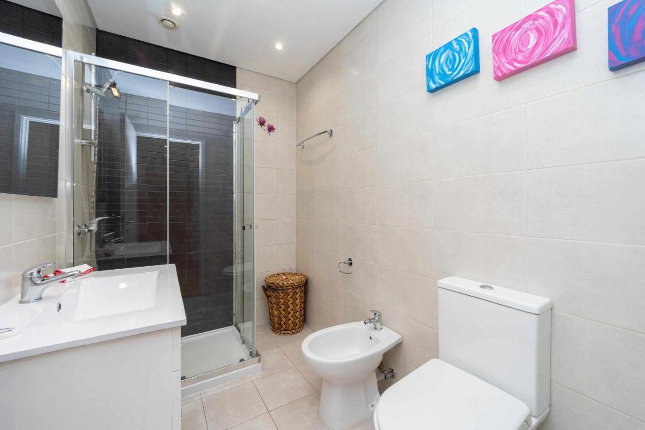 Violet House Your Place To Stay บีลาโนวาเดกายา ภายนอก รูปภาพ