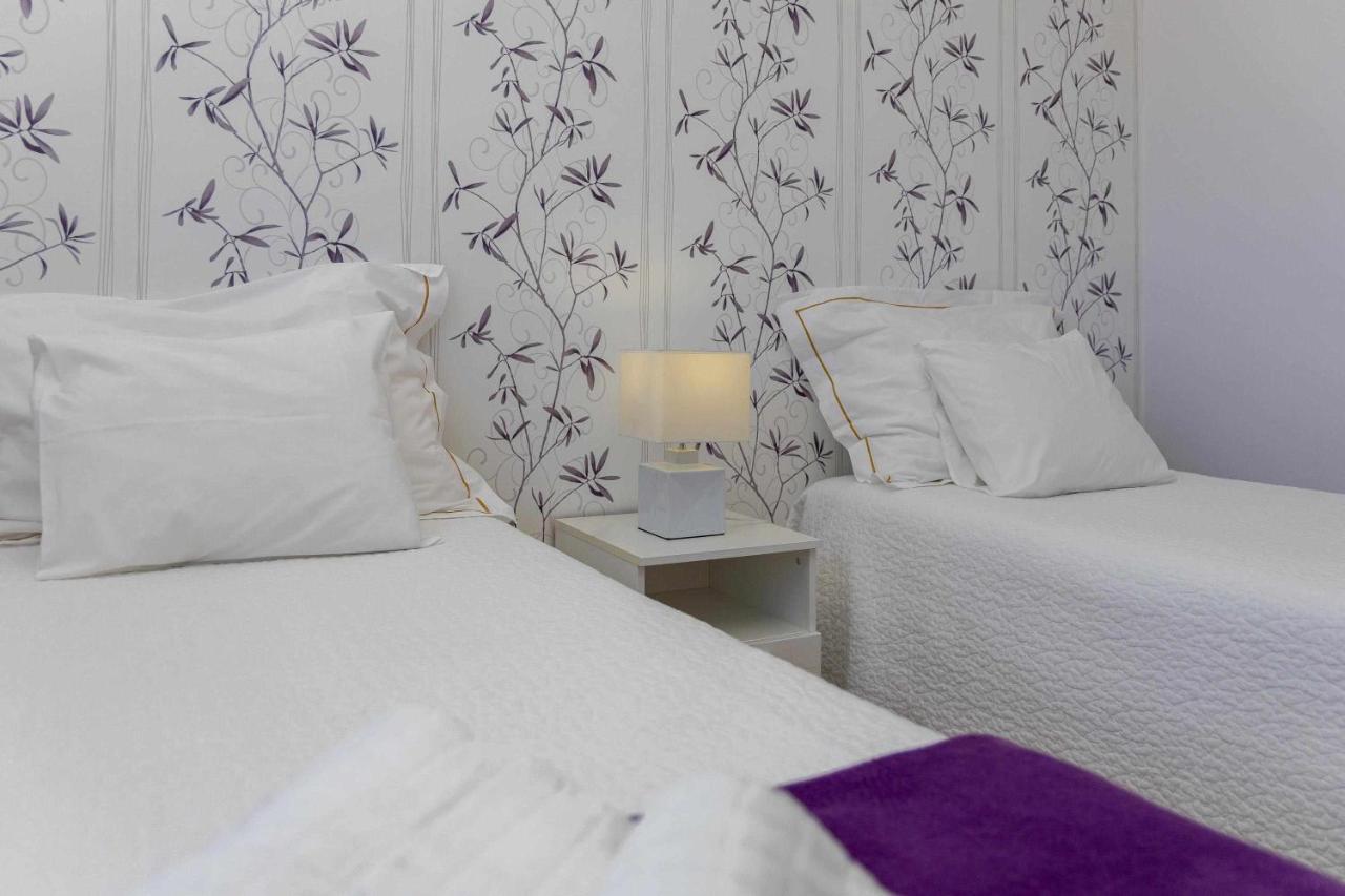 Violet House Your Place To Stay บีลาโนวาเดกายา ภายนอก รูปภาพ