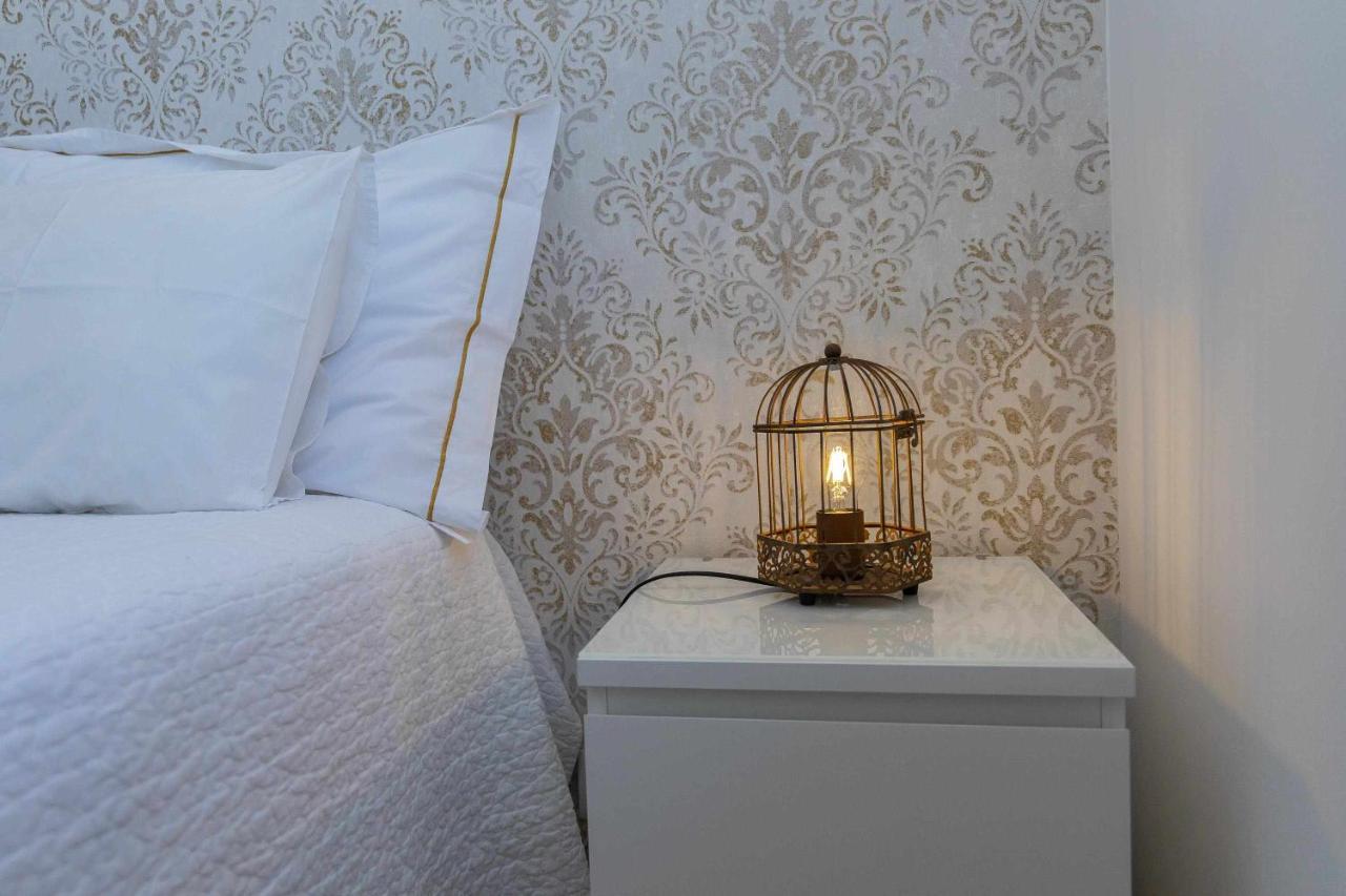 Violet House Your Place To Stay บีลาโนวาเดกายา ภายนอก รูปภาพ