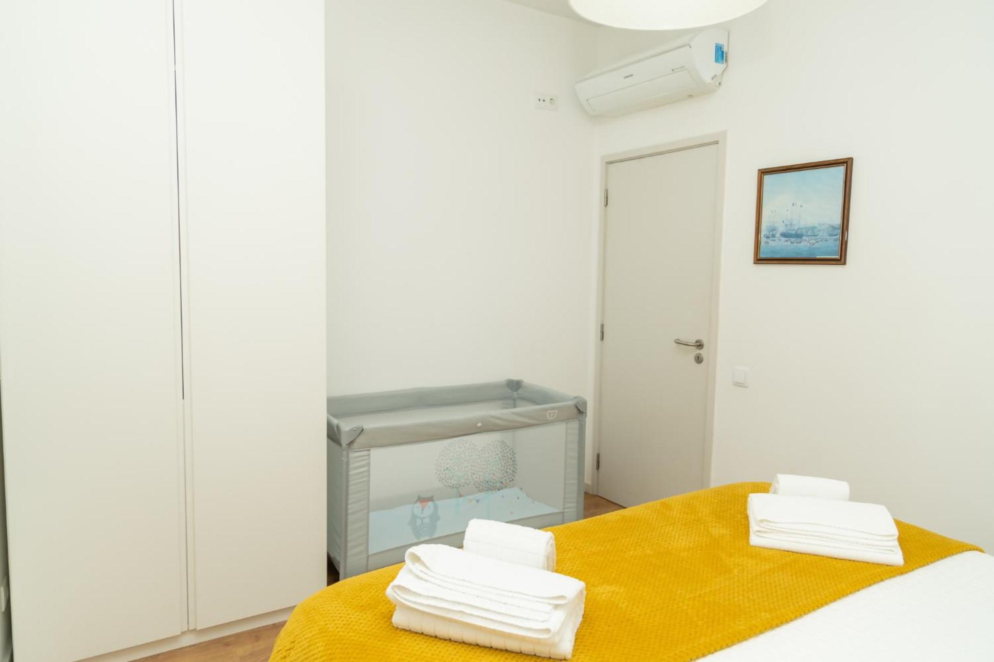Violet House Your Place To Stay บีลาโนวาเดกายา ภายนอก รูปภาพ